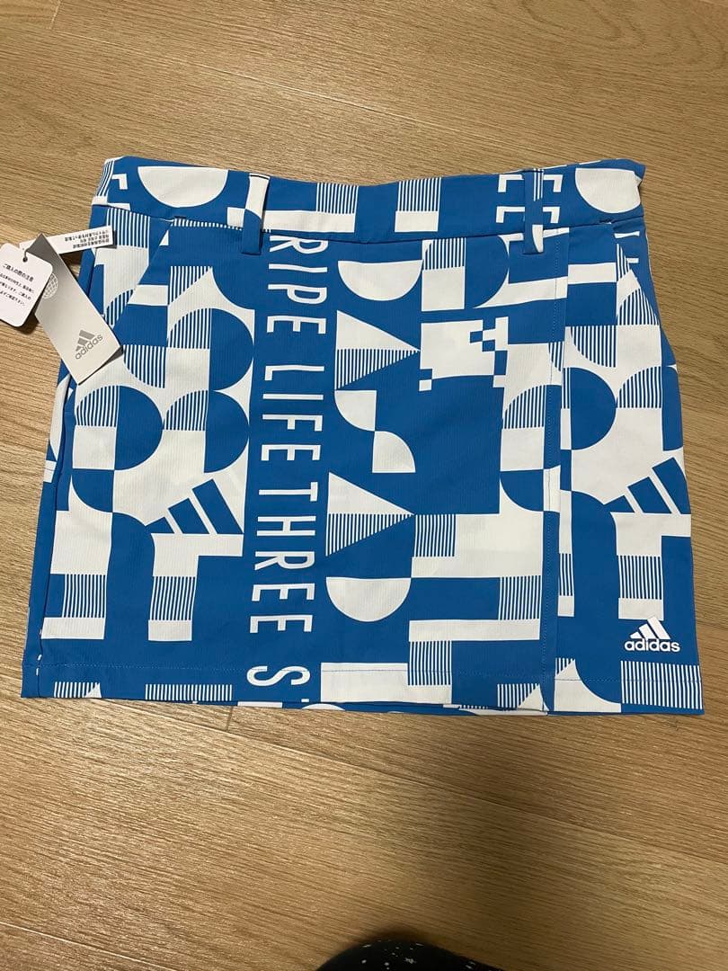 新品　ばえ！アディダスゴルフ　Lサイズ　インナー付き　スカート