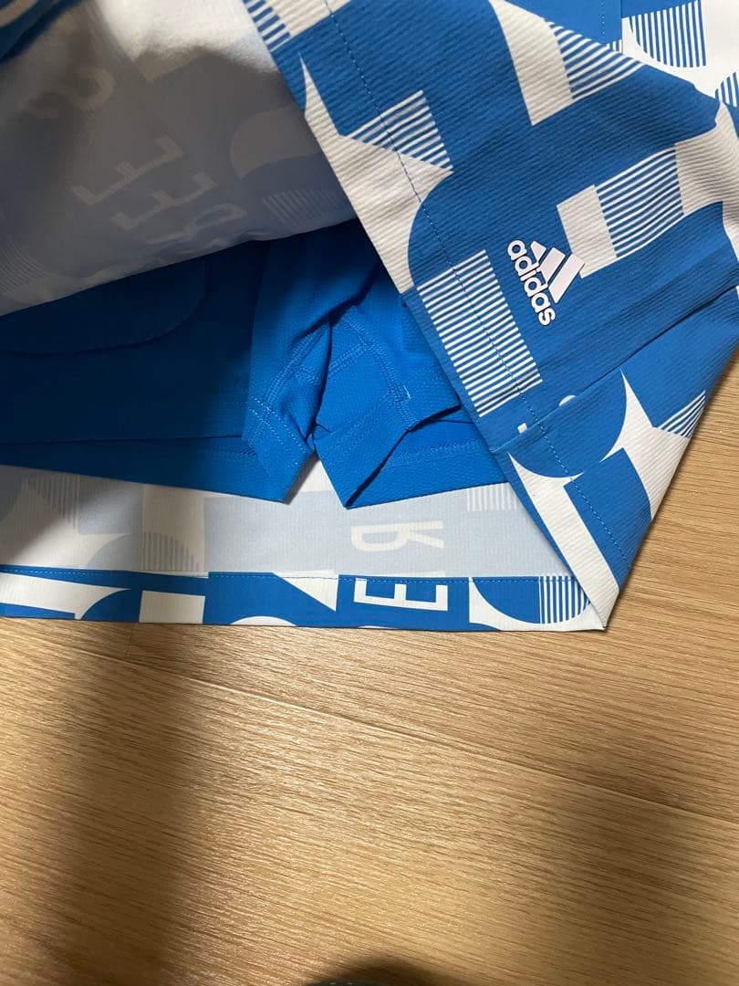 新品　ばえ！アディダスゴルフ　Lサイズ　インナー付き　スカート