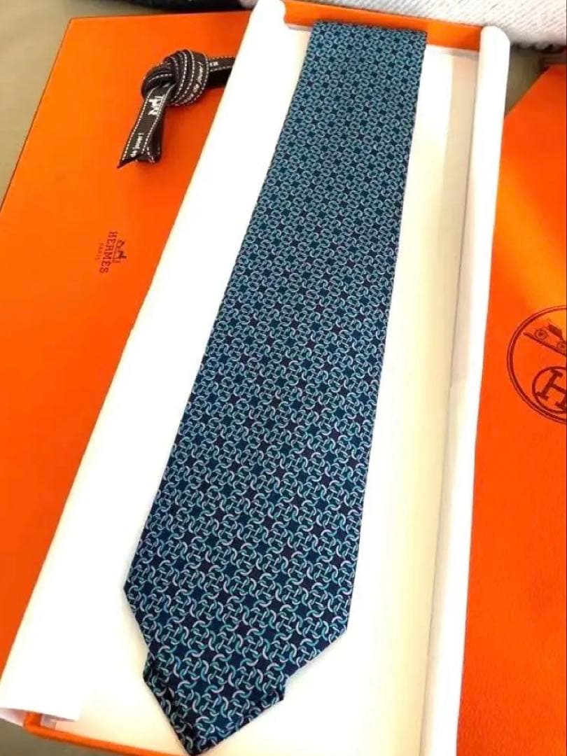 HERMÈS ネクタイ ・シルクツイルタイ　専用箱付き！