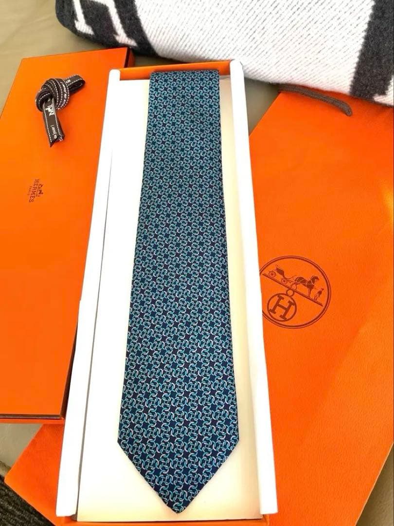 HERMÈS ネクタイ ・シルクツイルタイ　専用箱付き！