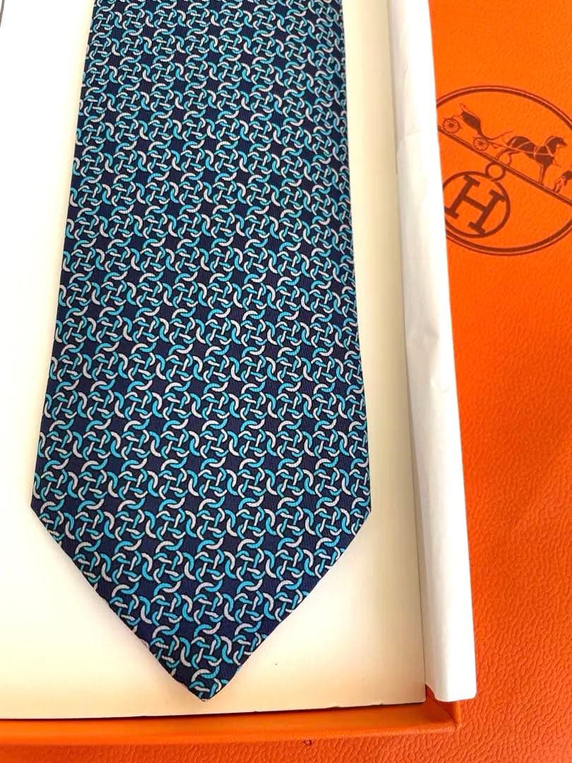 HERMÈS ネクタイ ・シルクツイルタイ　専用箱付き！