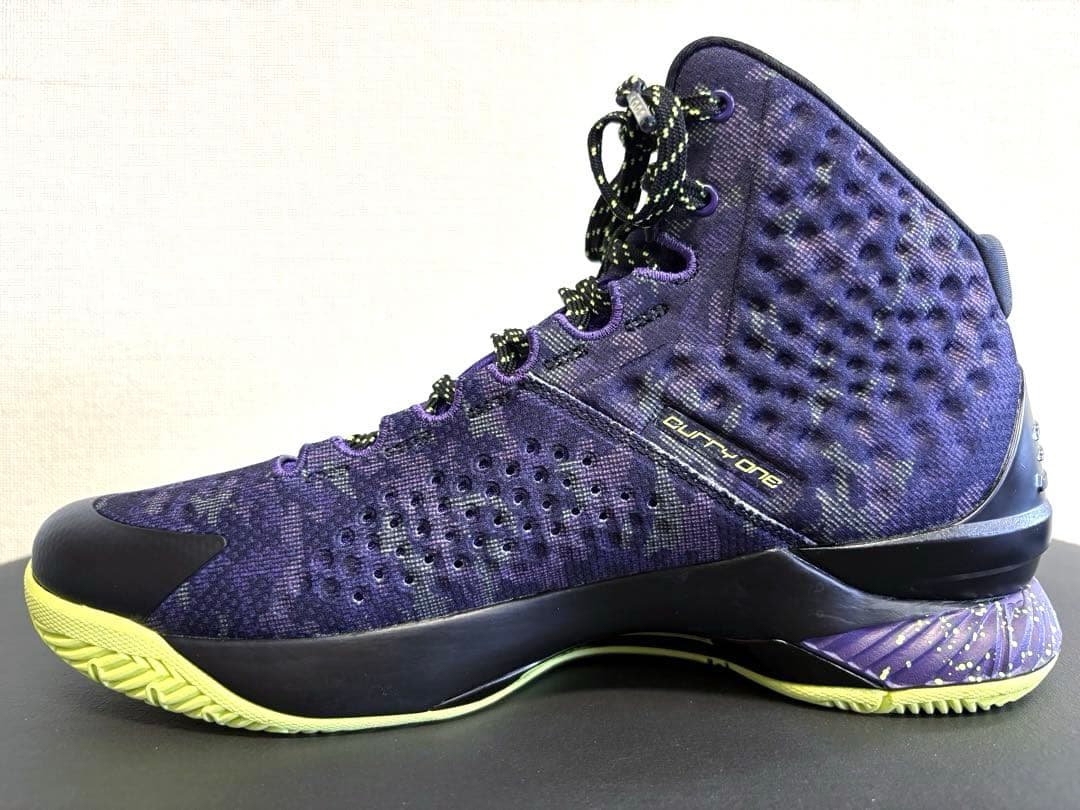 シューズ(男性用) UNDER ARMOUR CURRY 1 \"DARK MATTER\" 28cm