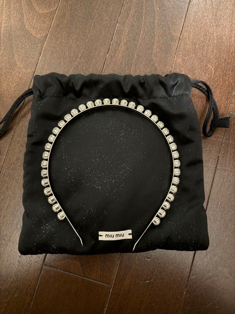 miu miu キラキラカチューシャ