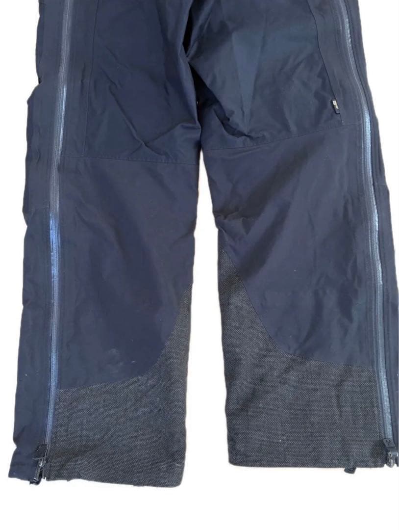 ホグロフス アトム ビブ　Sサイズ