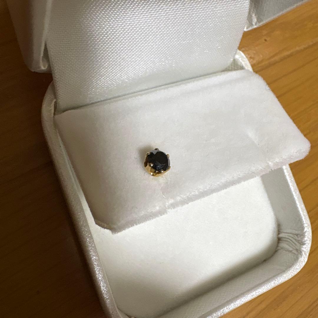 ピアス　ブラックダイヤモンド