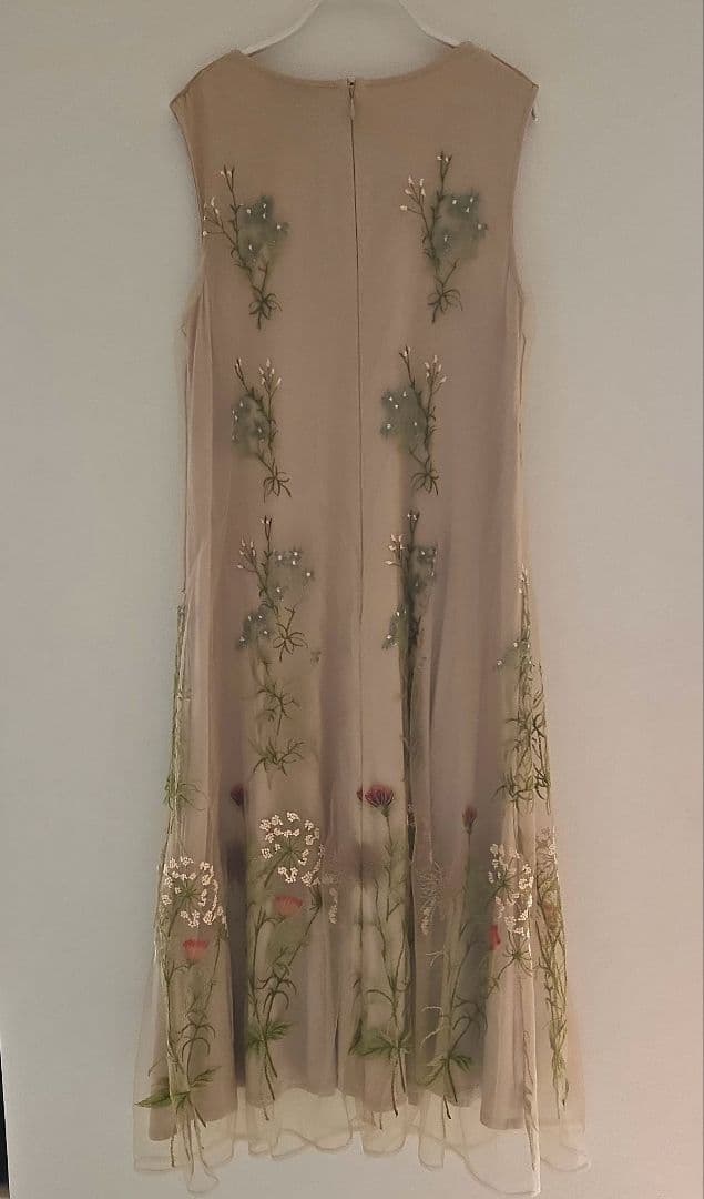 シビラ　リーフ刺繍ワンピース　M