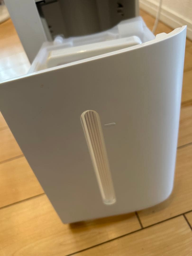 SHARP シャープ　除湿機 CV-L71-W