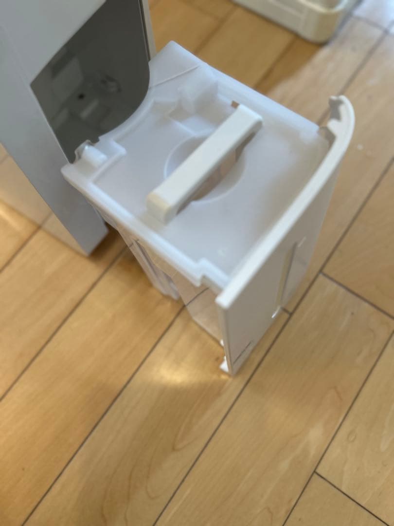 SHARP シャープ　除湿機 CV-L71-W