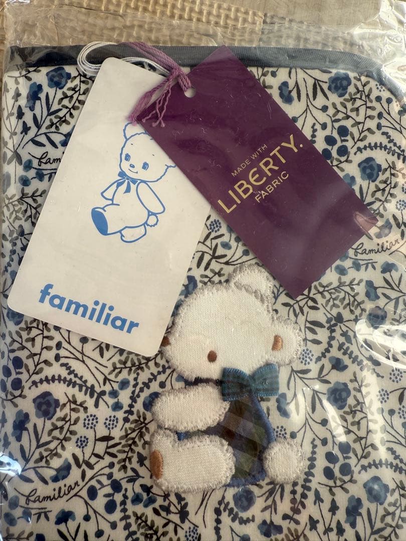 【新品タグ付き】ファミリア　リバティ柄　母子手帳・マルチケース　ブルー