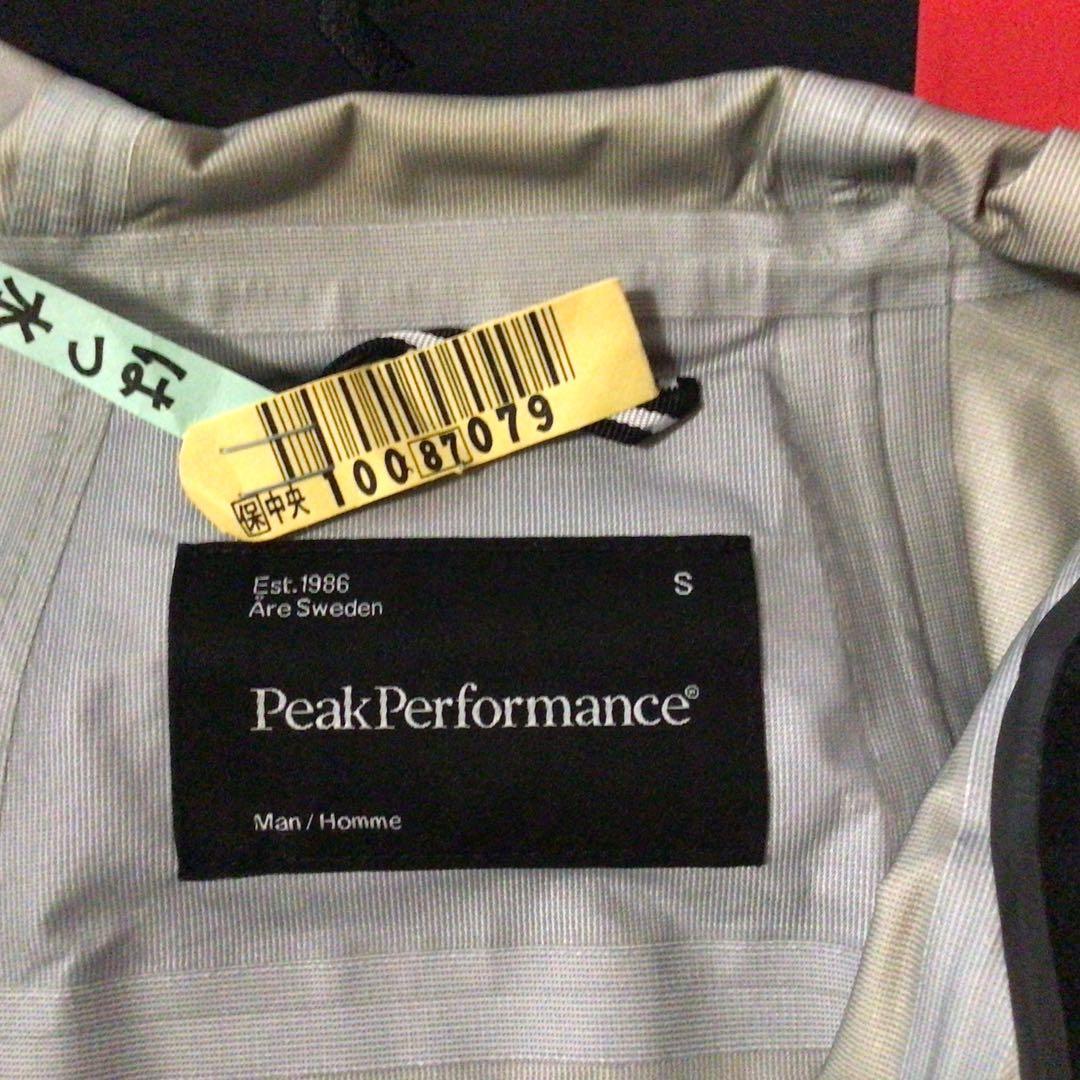 Peak performance メンズ　Sサイズ