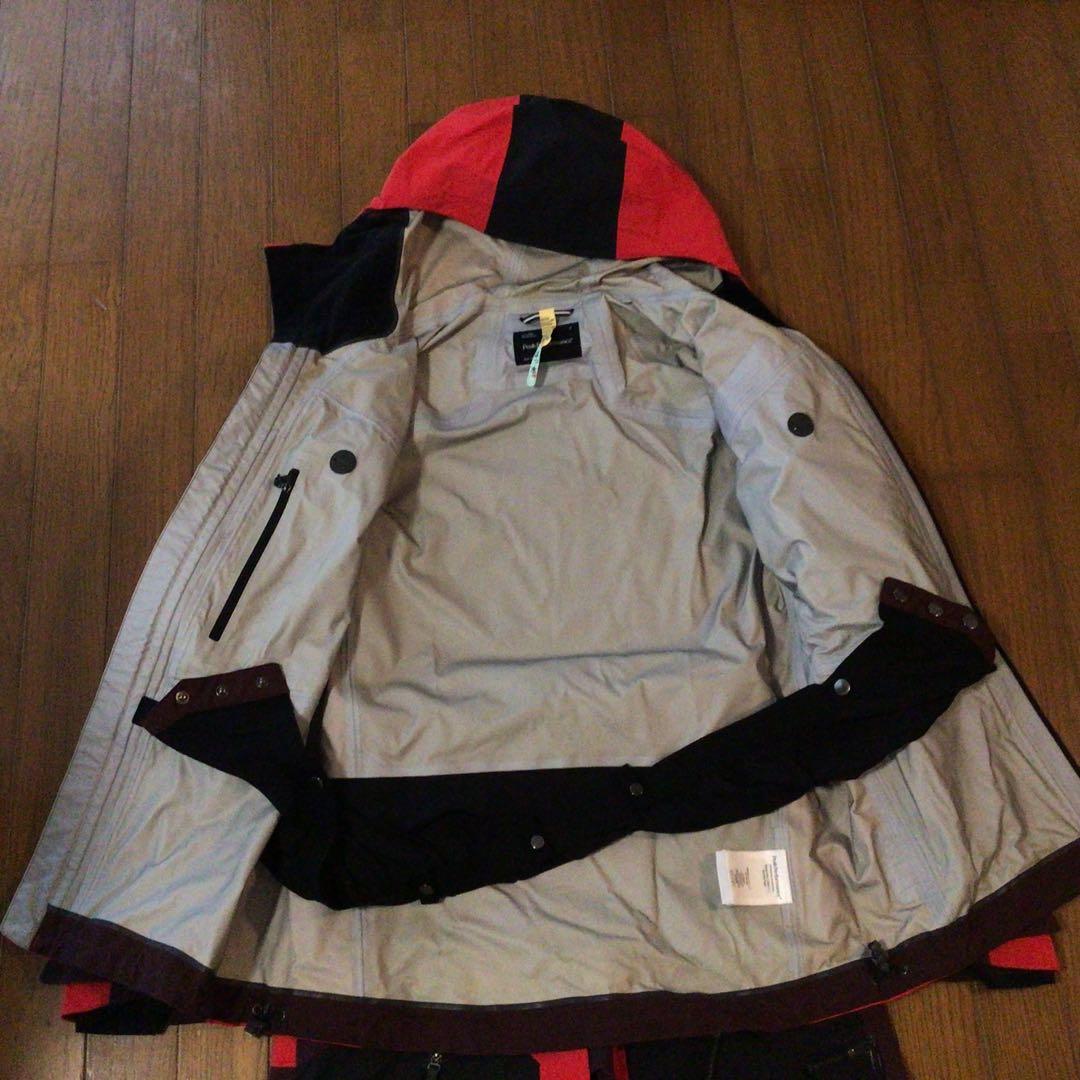 Peak performance メンズ　Sサイズ