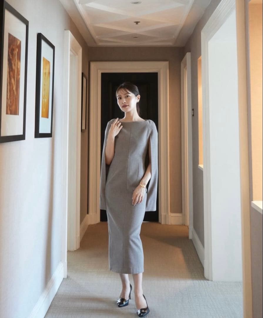 2025新作 タグ付laubeblanc NarrowlineCapeDress