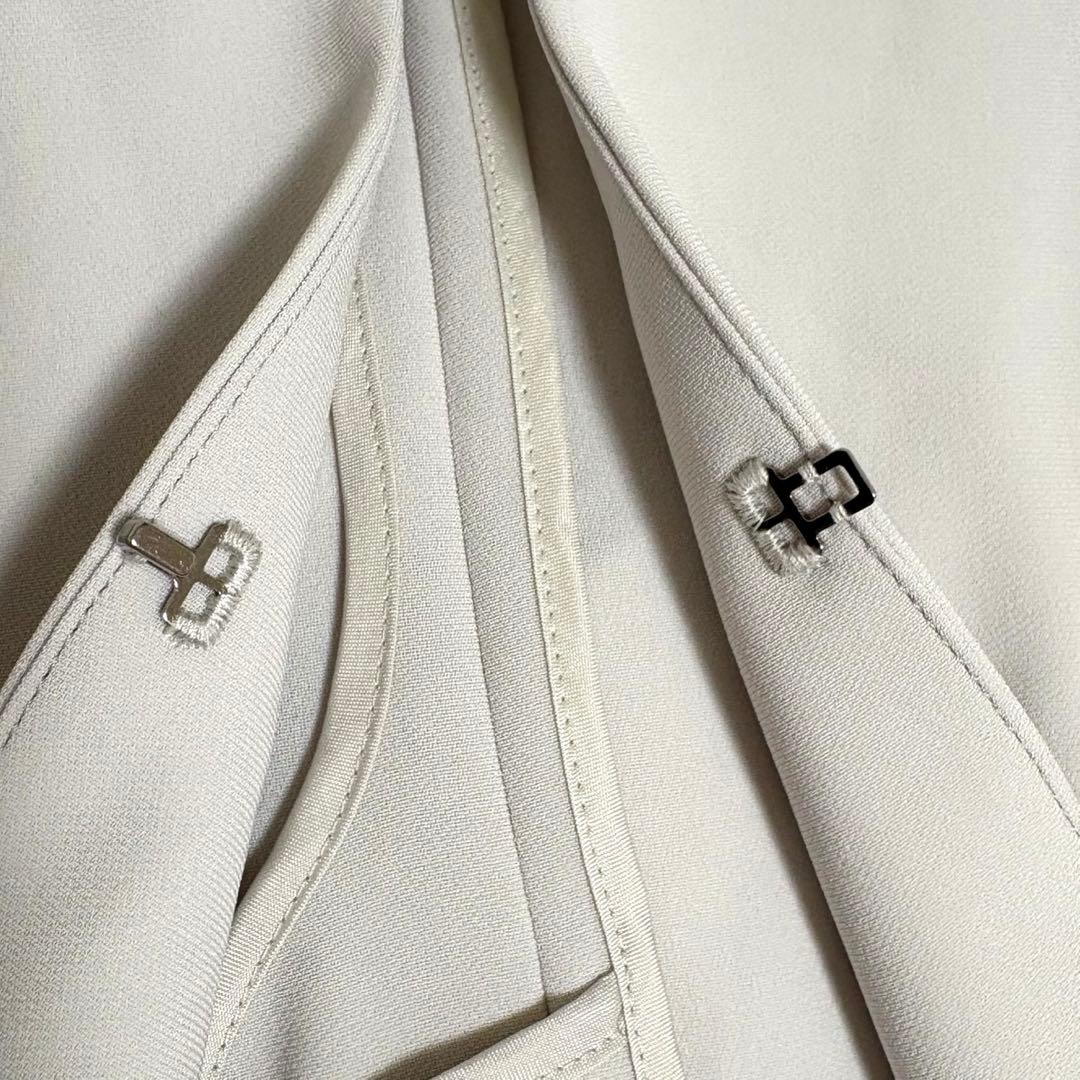 23区 トリアセダブルジョーゼット ノーカラージャケット 40 L ベージュ