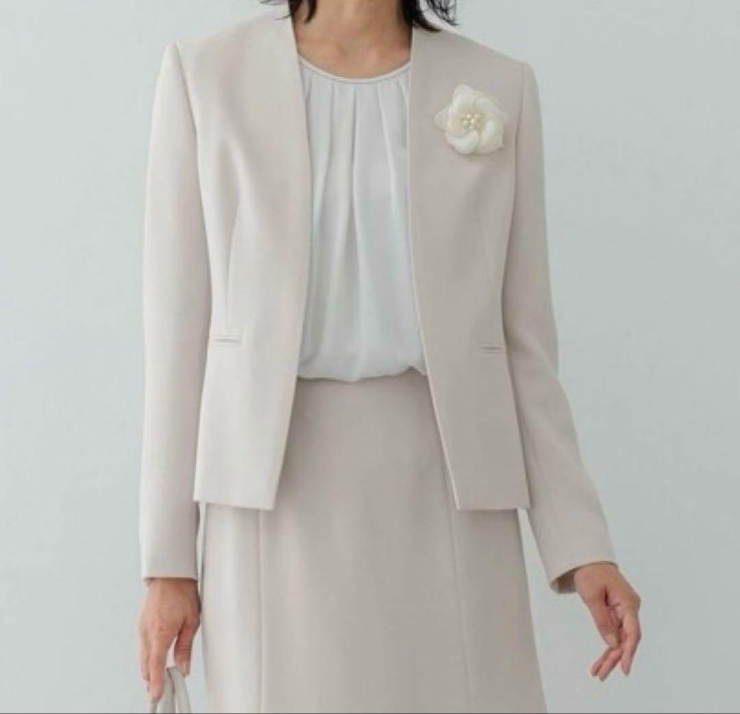 23区 トリアセダブルジョーゼット ノーカラージャケット 40 L ベージュ