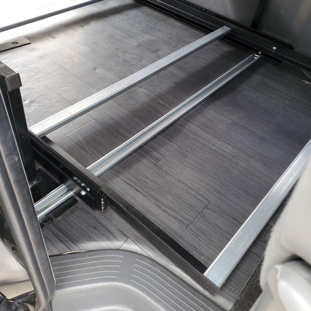 ハイエース スライドフロア フレーム 黒レール