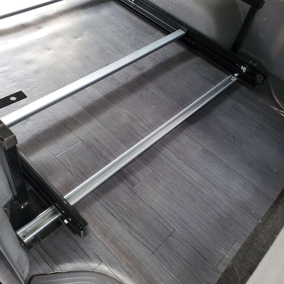 ハイエース スライドフロア フレーム 黒レール