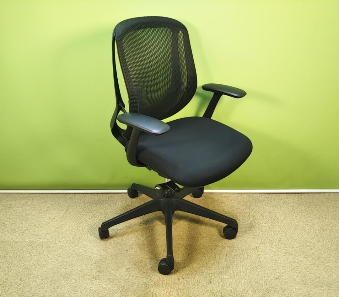 aw　オカムラ　シルフィーチェア　ローバック　固定肘　前傾機能　メッシュ　中古品