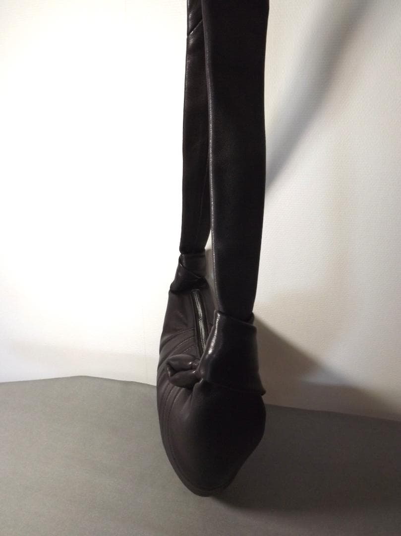 美品 Lemaire（ルメール）スペイン製 レザーバッグ