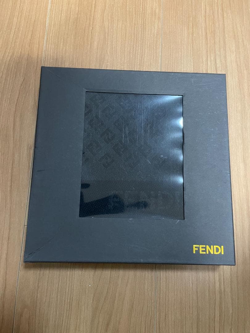 【新品・箱付】FENDI フェンディー マフラー メンズ　ウール