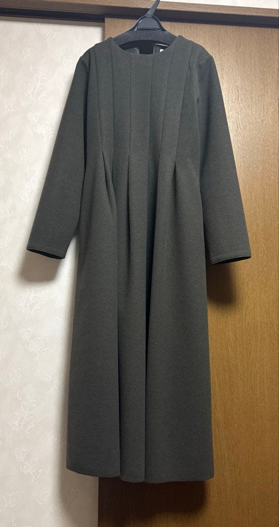 SHIPS any: エア ニードル クルーネック タック フレア ワンピース