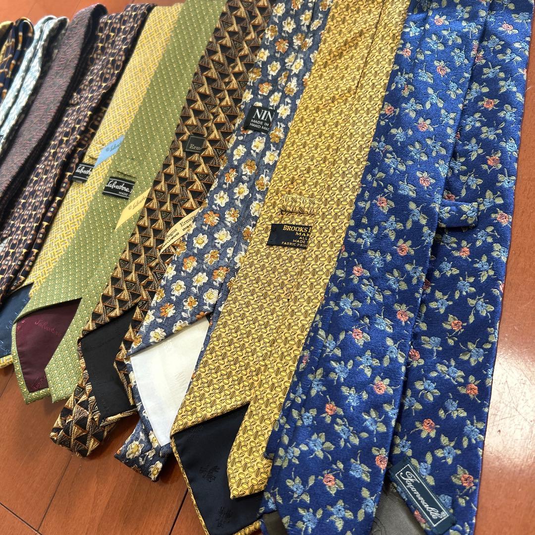 ブランドネクタイ12本まとめ売りシルク エルメス　フェラガモなど