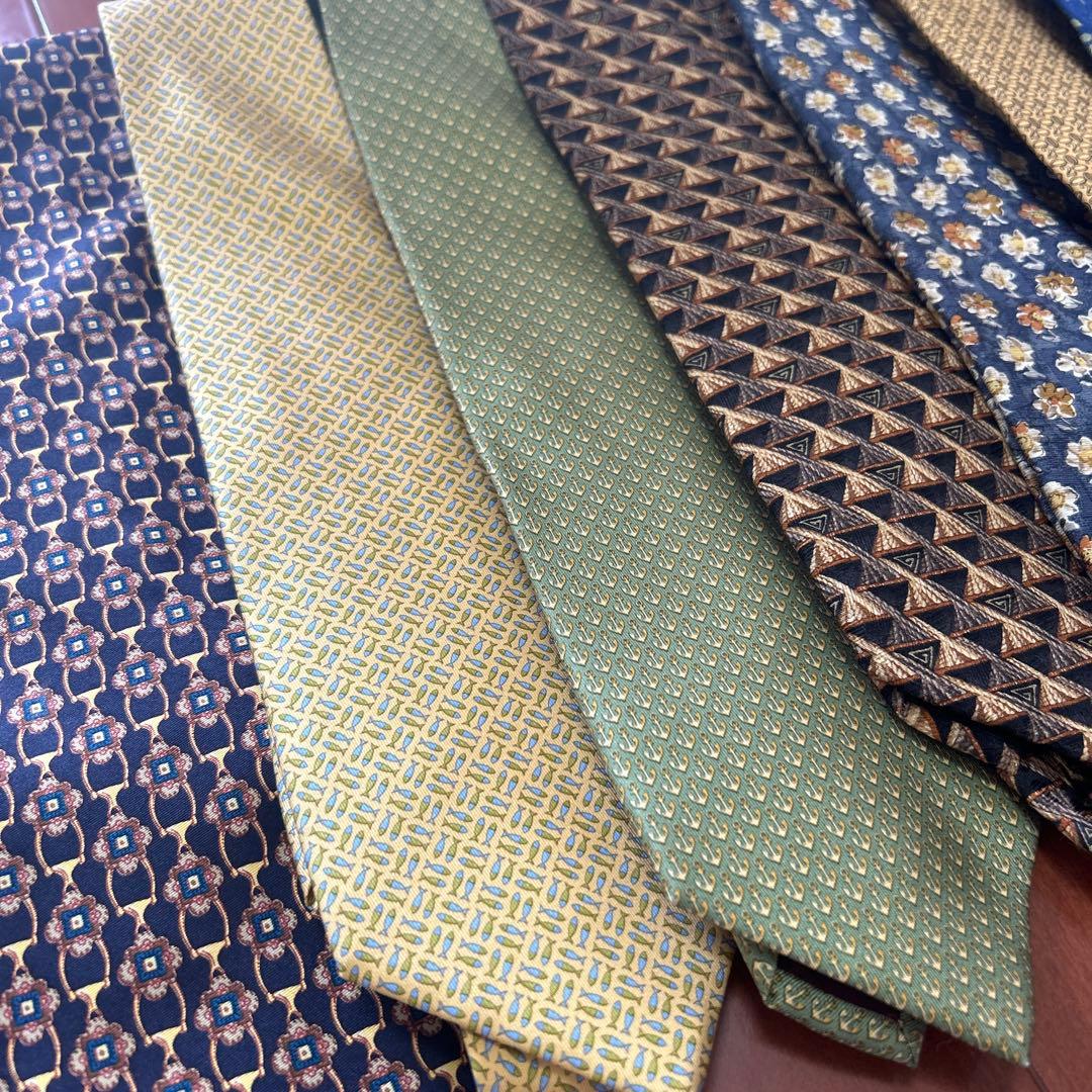 ブランドネクタイ12本まとめ売りシルク エルメス　フェラガモなど