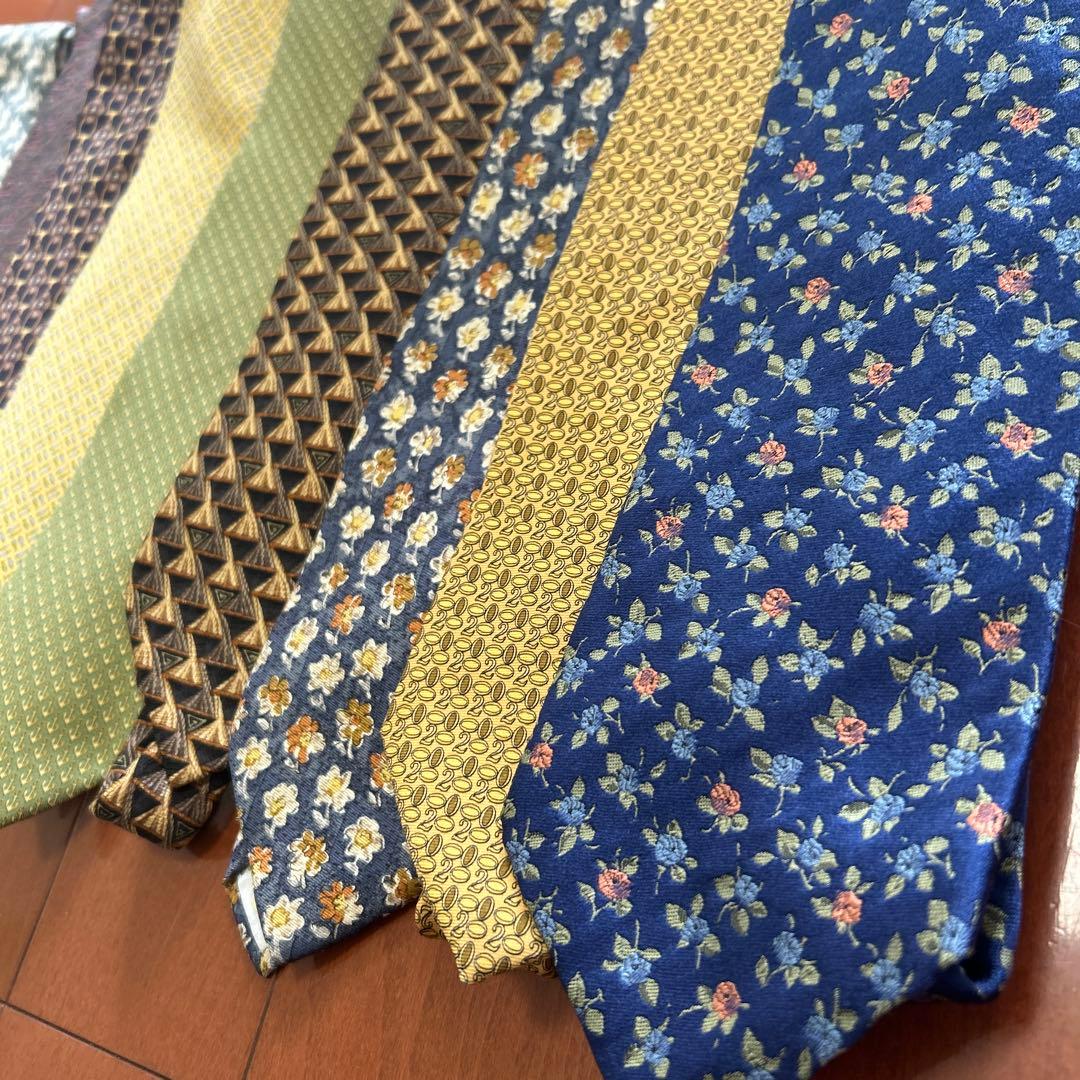 ブランドネクタイ12本まとめ売りシルク エルメス　フェラガモなど