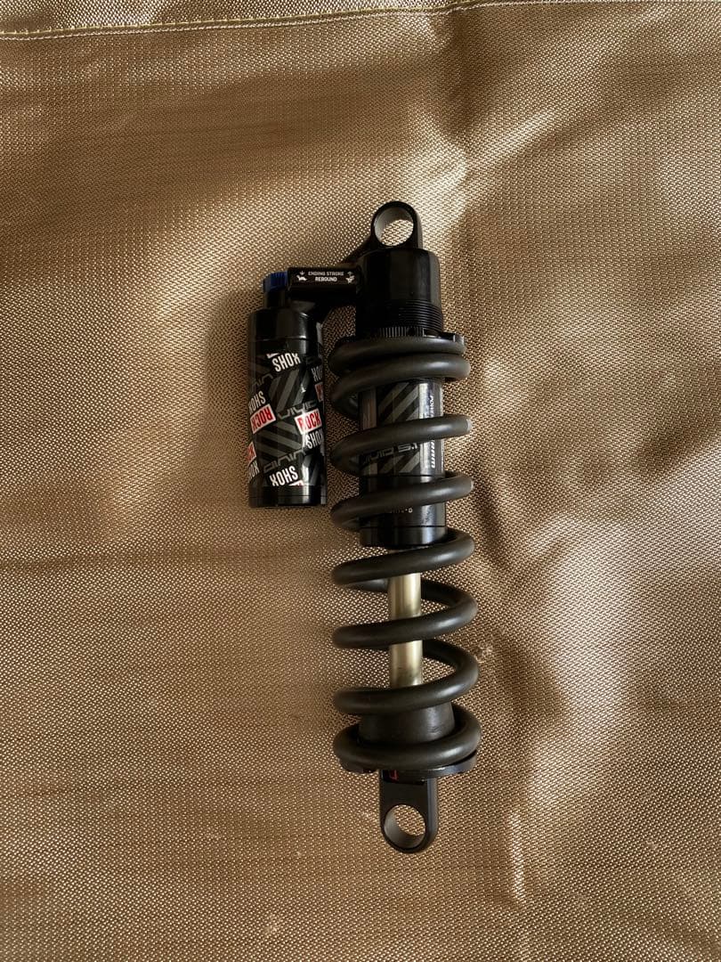 RACK SHOCK ViViD リアサスペンション