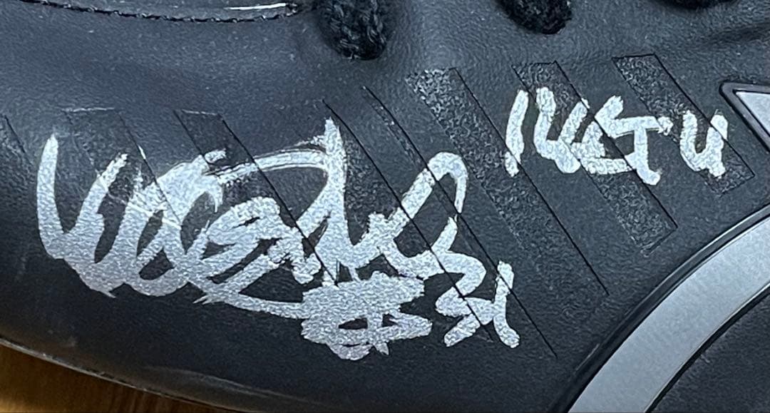 イチロー　2014年ゲーム実使用サイン入りスパイク　サイン入り証明書付き