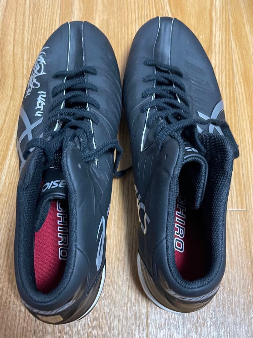 イチロー　2014年ゲーム実使用サイン入りスパイク　サイン入り証明書付き