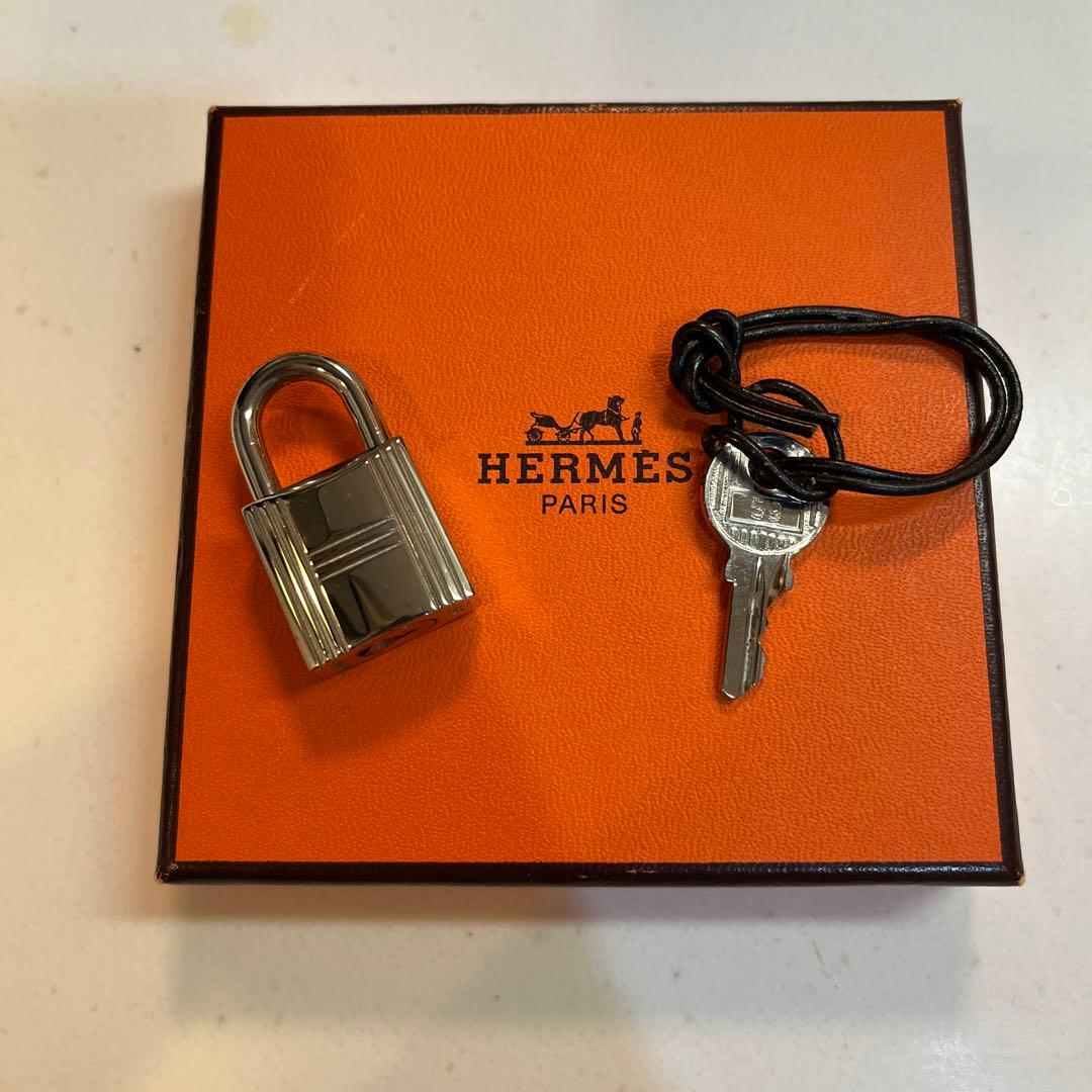 HERMES 南京錠　美品　カデナ　エルメス　シルバー　チャーム　パドロック