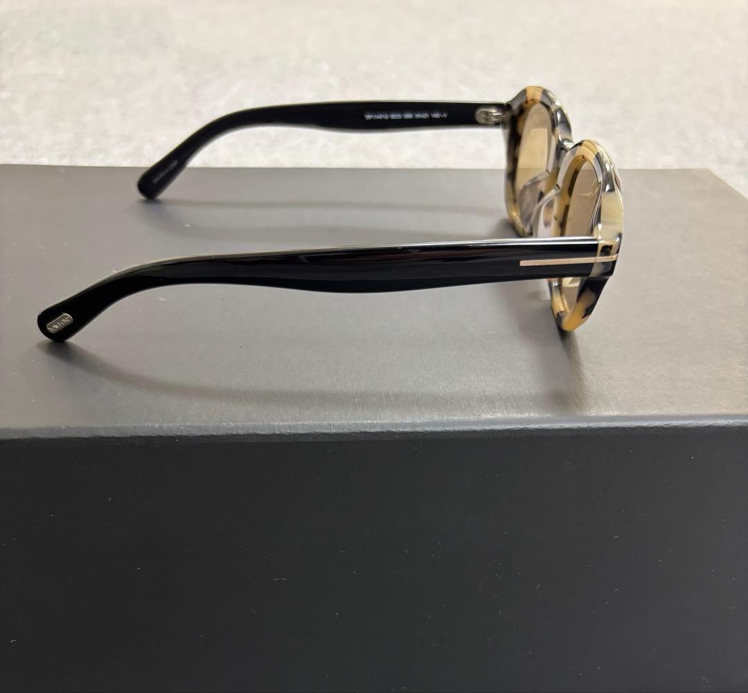 トムフォードサングラス　ベッコウ柄