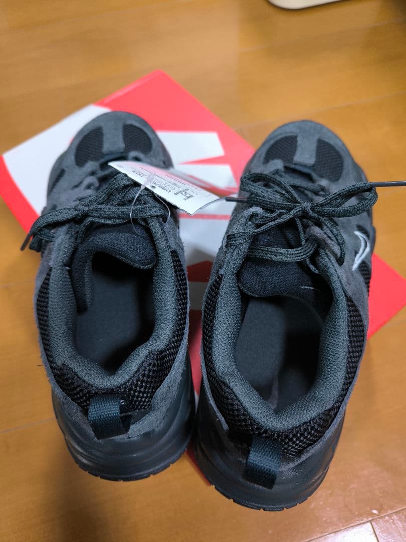 え*め様 新品タグ付　NIKE テックヘラ　TECH HERA　スミクロ 25.