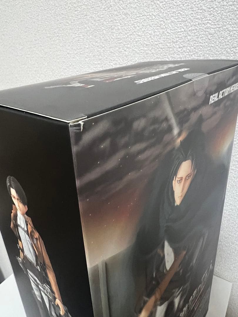 新品未開封！　進撃の巨人 リヴァイ 初回生産限定版 フィギュア
