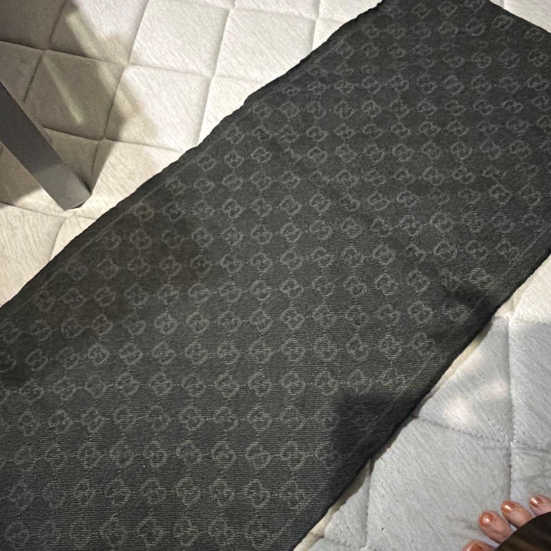 GUCCIマフラー　ブラック