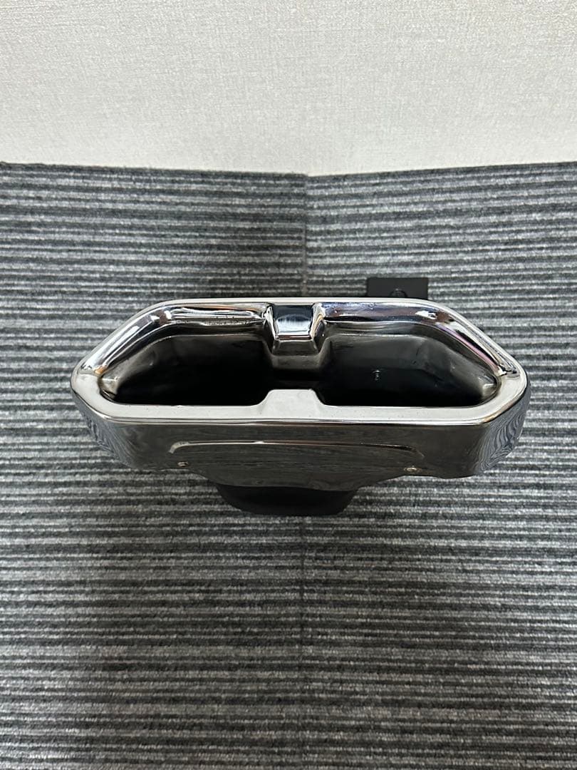 トヨタ　ランドクルーザー300 モデリスタ　左右出し　2本出し　マフラーカッター