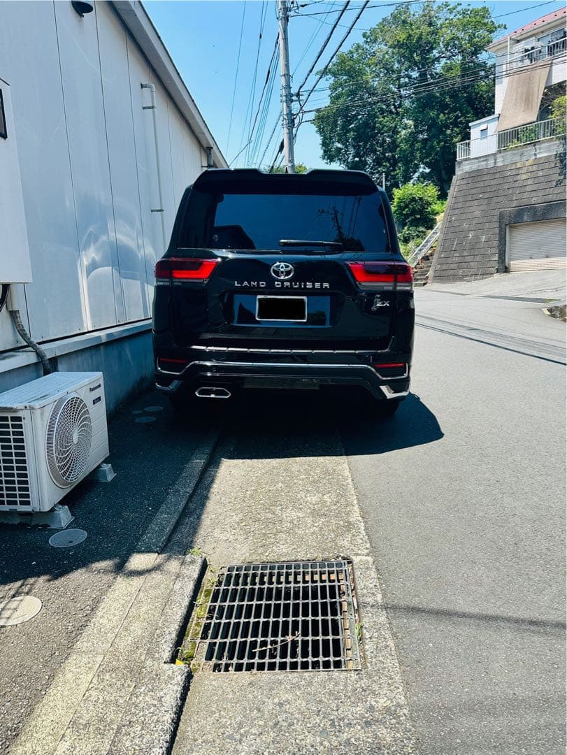 トヨタ　ランドクルーザー300 モデリスタ　左右出し　2本出し　マフラーカッター