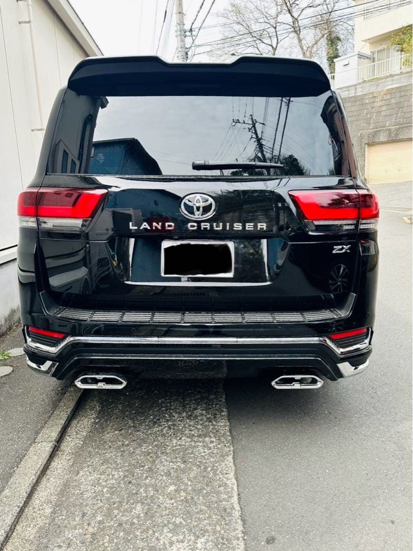 トヨタ　ランドクルーザー300 モデリスタ　左右出し　2本出し　マフラーカッター