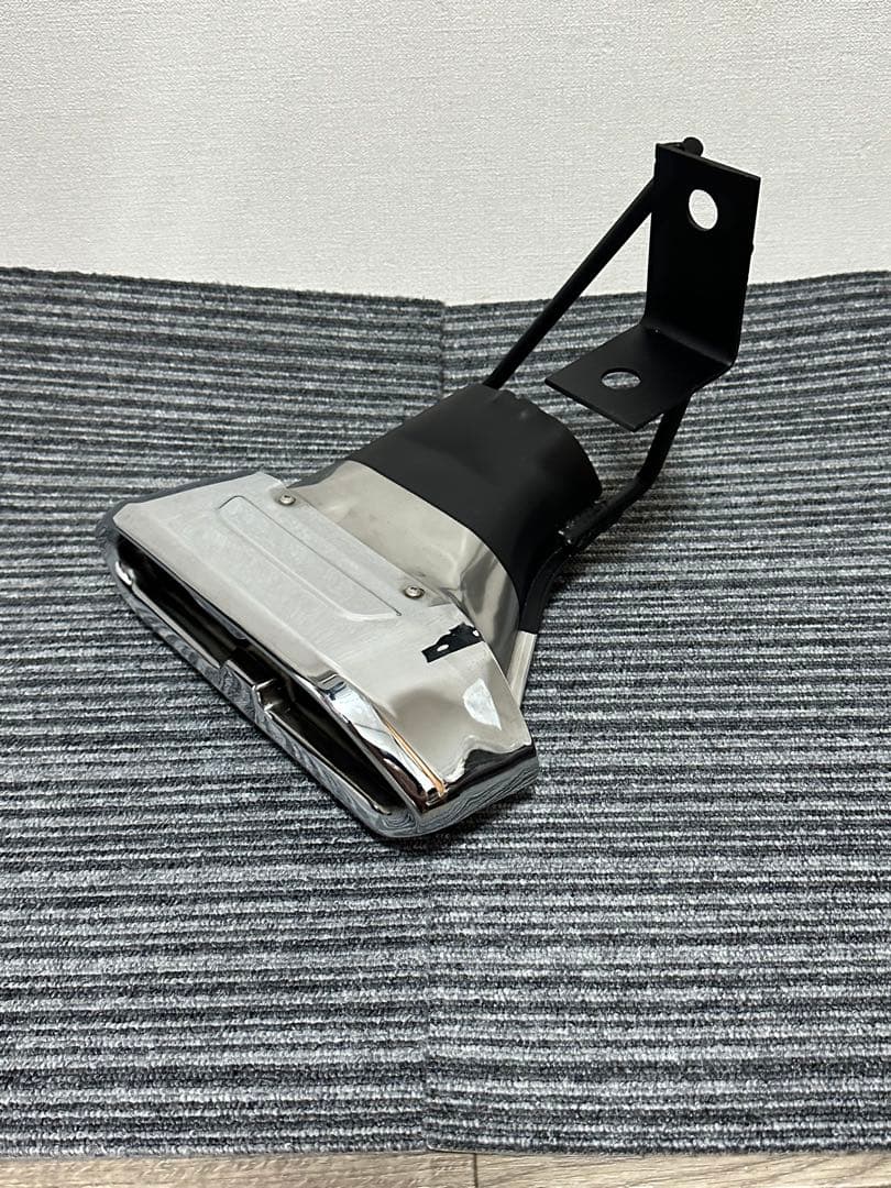 トヨタ　ランドクルーザー300 モデリスタ　左右出し　2本出し　マフラーカッター