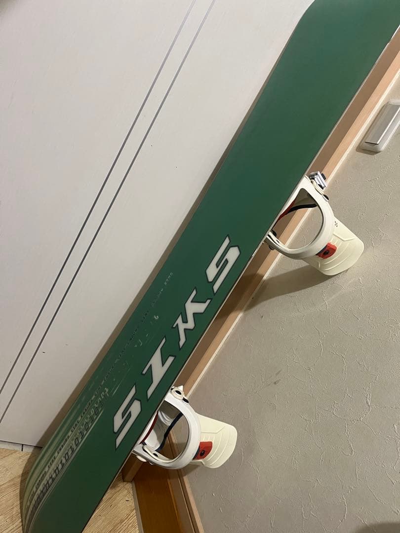 新品未使用！ウェイトのある初中級向けボード！SIMS 152cm サロモンバイン