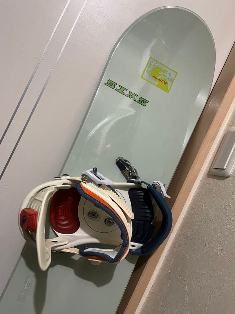 新品未使用！ウェイトのある初中級向けボード！SIMS 152cm サロモンバイン