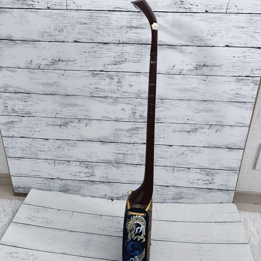 沖縄 三線 本皮 蛇皮 ヘビ皮 ドラゴン刺繍 ソフトケース付き