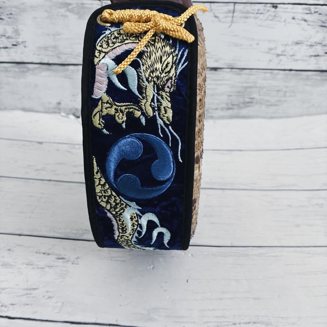 沖縄 三線 本皮 蛇皮 ヘビ皮 ドラゴン刺繍 ソフトケース付き
