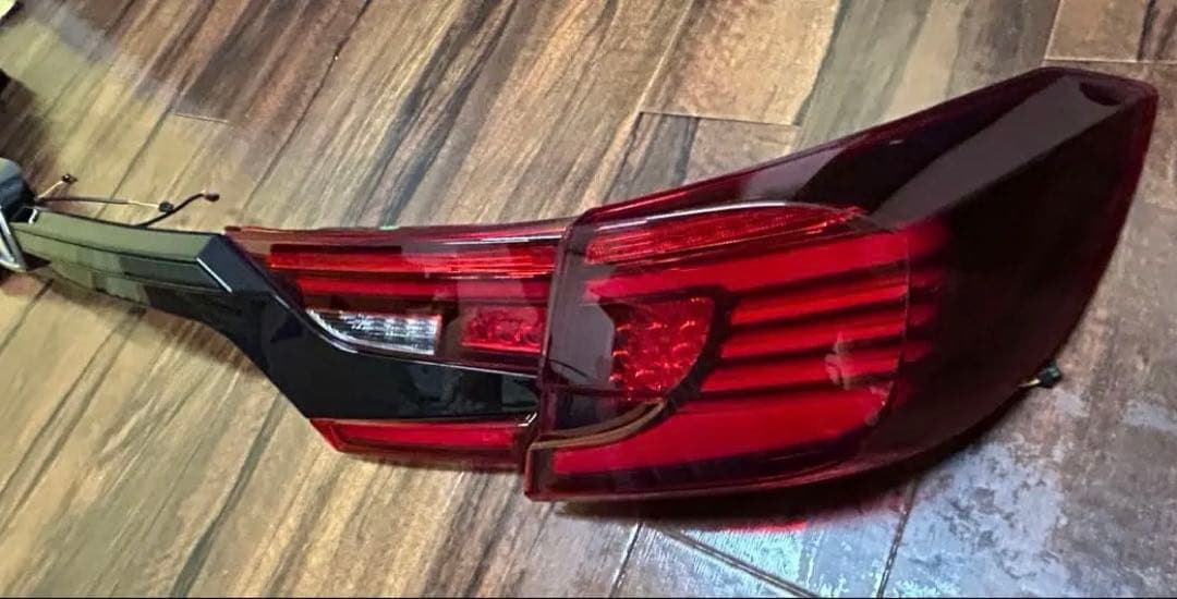 かつ　ホンダアコードCV3 LEDテールランプ ①