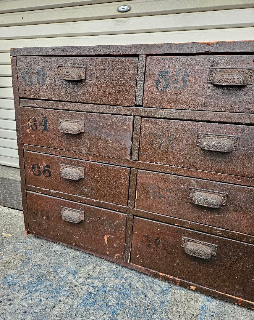 ヴィンテージ 古い木の抽斗 12杯 チェスト 古家具 箪笥 木製 アンティーク