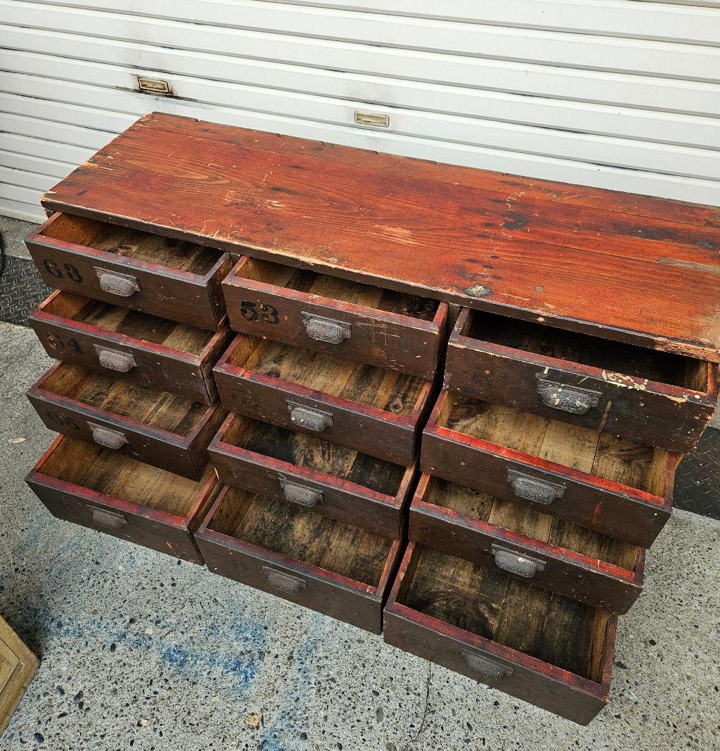 ヴィンテージ 古い木の抽斗 12杯 チェスト 古家具 箪笥 木製 アンティーク