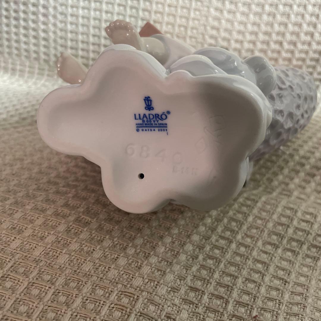 LLADRO 月に座る子供の像 6848