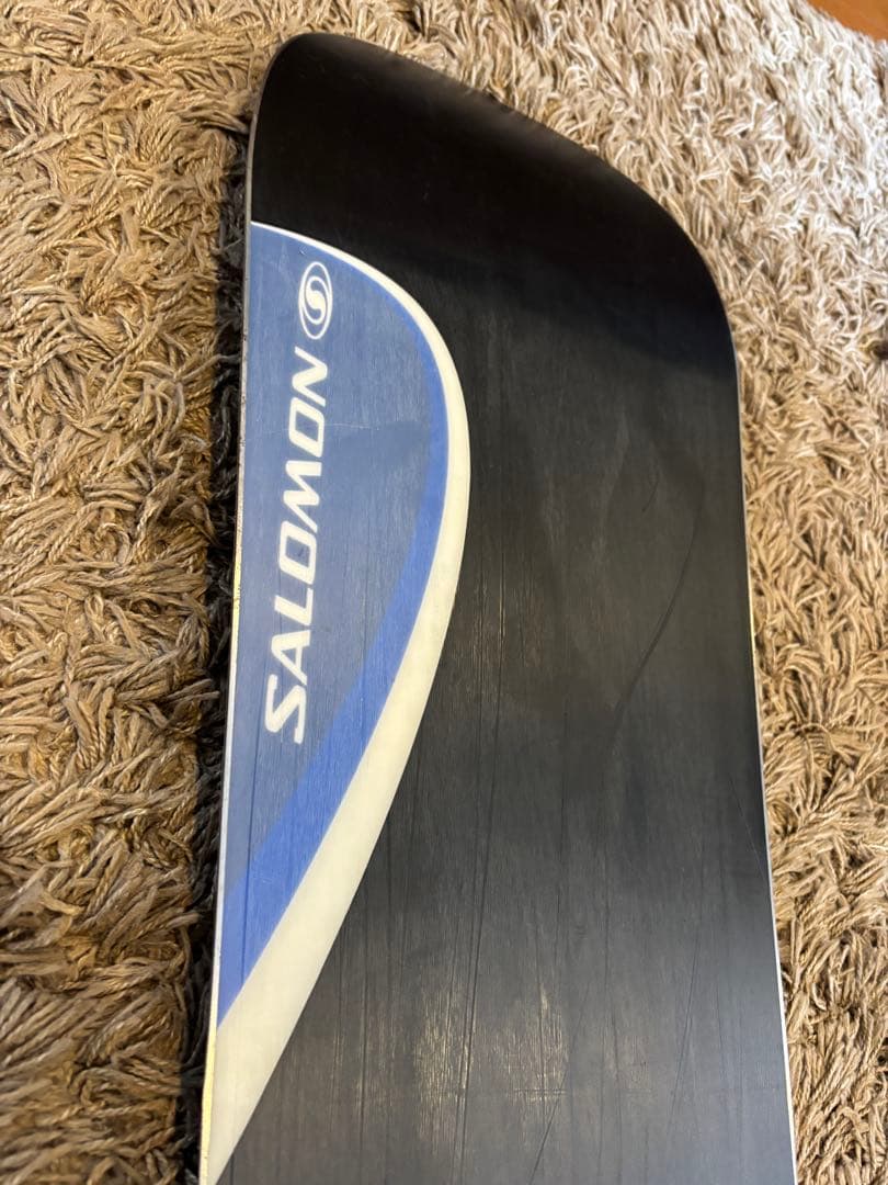SALOMON サロモン スノーボード板 146cm 初級、中級、レディース向け