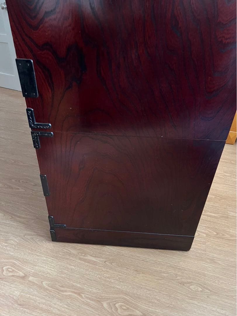 展示品 伝統工芸品の岩谷堂箪笥 最高級の欅材使用の整理箪笥。60万