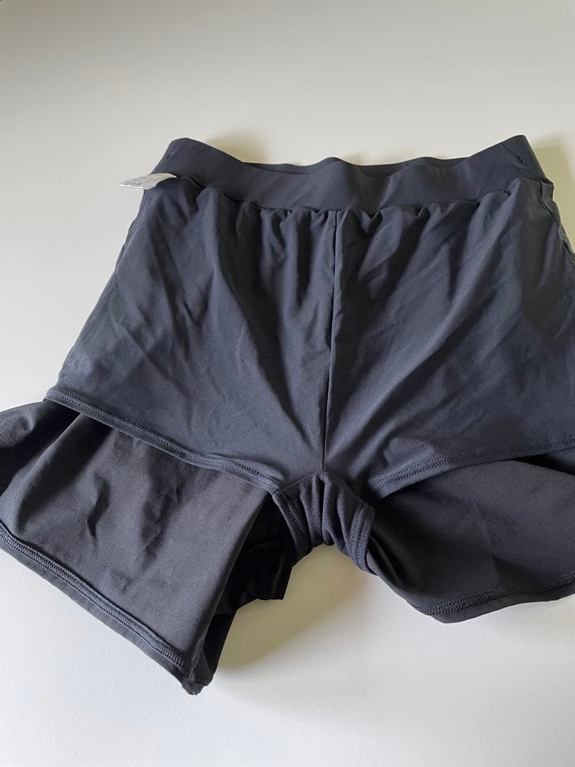 speedoスピードレディース　スイムウエア水着　セパレート　ブラック　Lサイズ